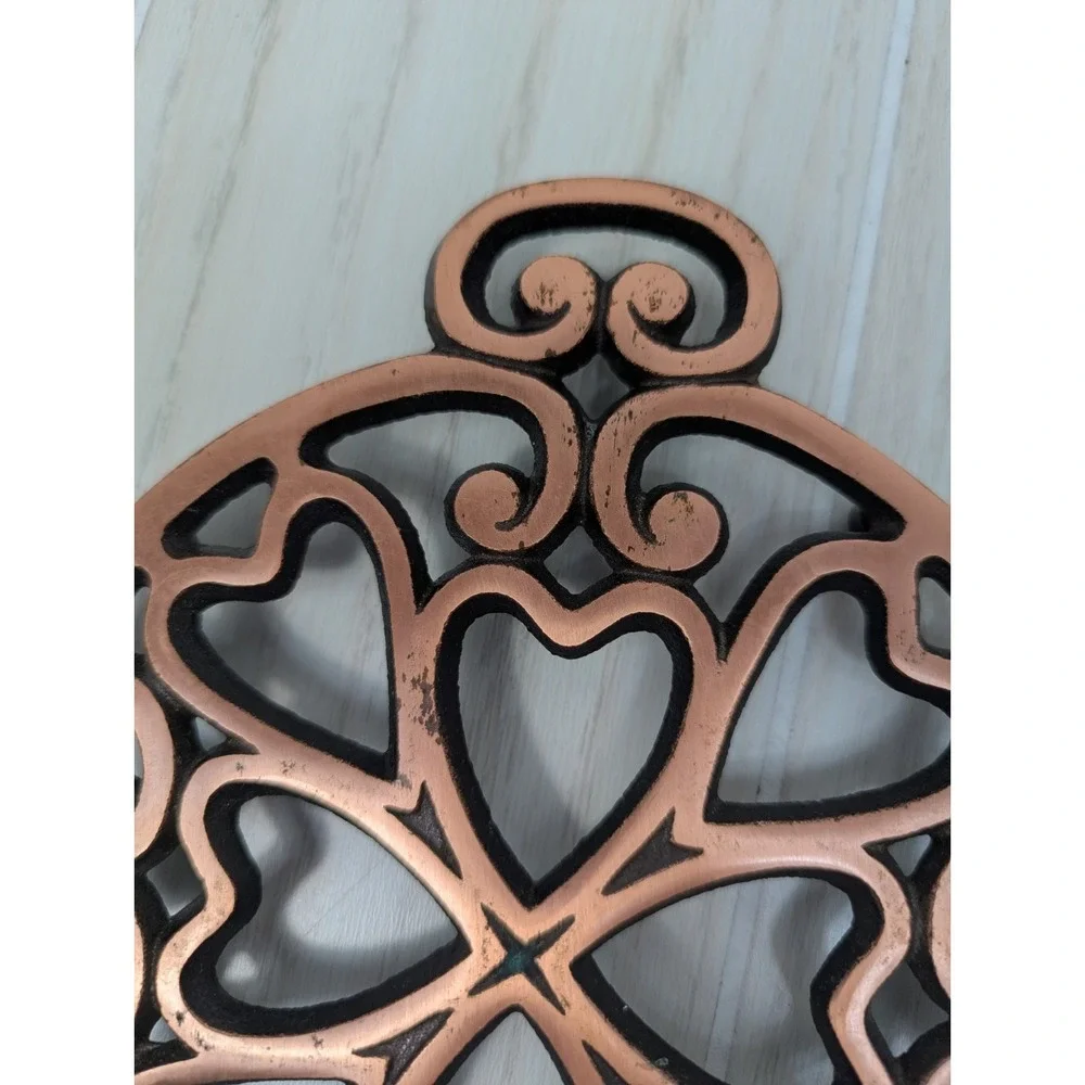 Pampered Chef 2007 copper metal trivet hearts scrolls
